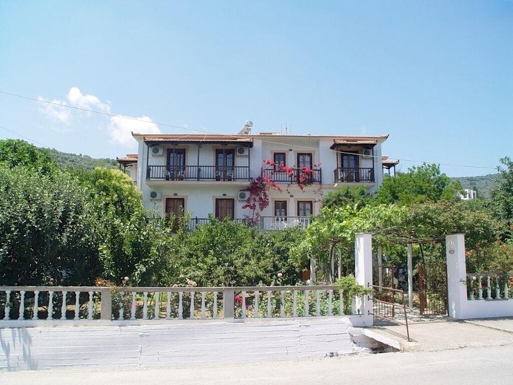 Guesthouse Christos Szkópelosz Kültér fotó